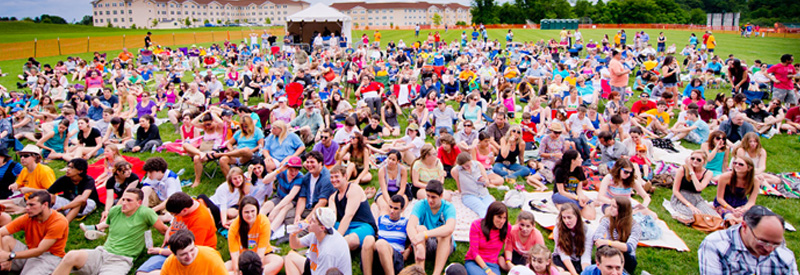 Crowd at Israel65, Jewish family event
